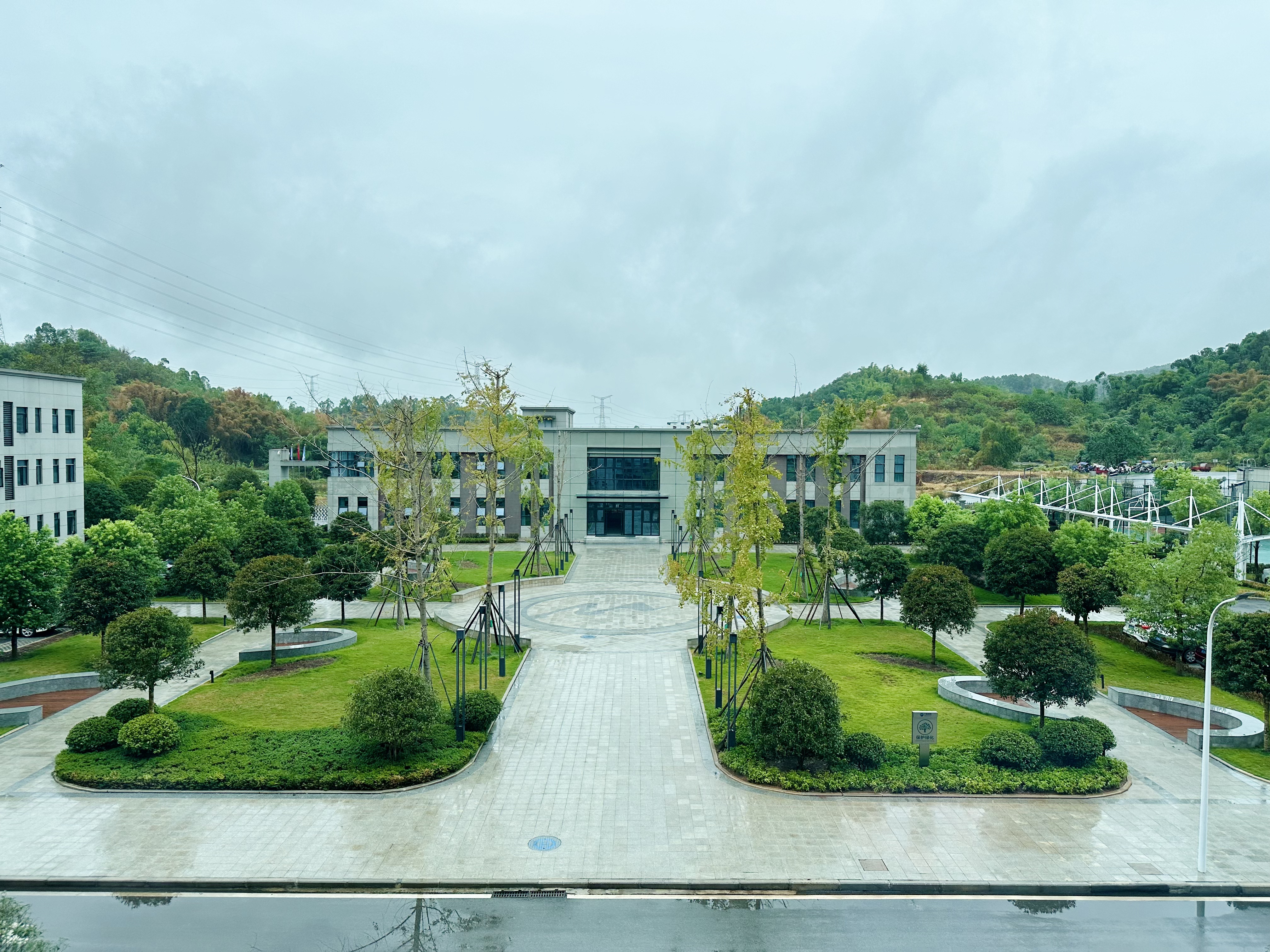 廠區(qū)綠化煥新顏2.jpg 廠區(qū)綠化煥新顏2.jpg